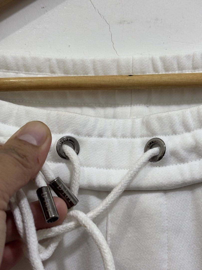 Dior Sweat short (Category: Luxury Apparel) located in Taytay. Submitted by leanmark103093 (Listing ID 1467327347, Image 3). Description: Dl0R Mens Embroidered design Sweat short XLarge on tag 32 to 36 waistline 21.5 Length Excellent Condition No issue 📩📩📩📩.