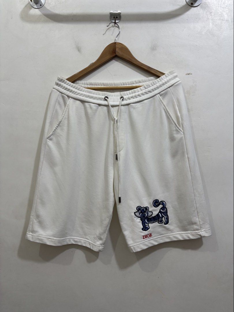 Dior Sweat short (Category: Luxury Apparel) located in Taytay. Submitted by leanmark103093 (Listing ID 1467327347, Image 1). Description: Dl0R Mens Embroidered design Sweat short XLarge on tag 32 to 36 waistline 21.5 Length Excellent Condition No issue 📩📩📩📩.