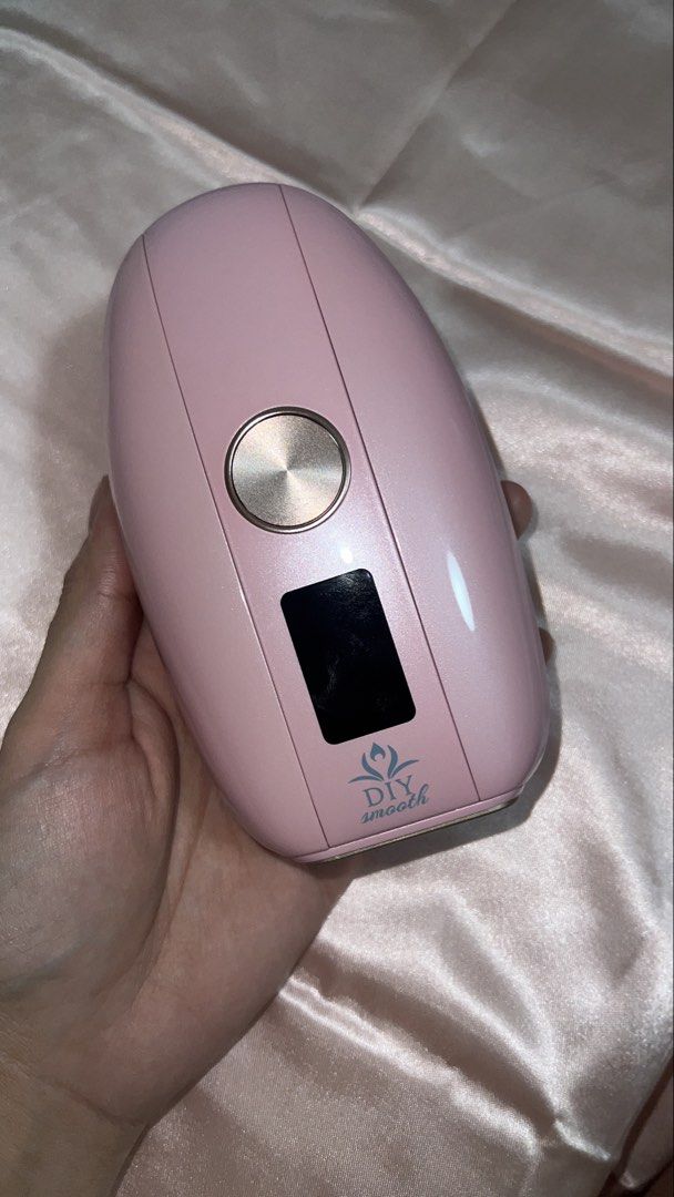 DIY Smooth IPL Hair Removal Device (Category: Hair Removal) located in Manila. Submitted by dockimmy (Listing ID 1467304526, Image 1). Description: Complete inclusions - box - bag - wires - lotion - sunglasses - lifetime warranty and customer service - in app controls .