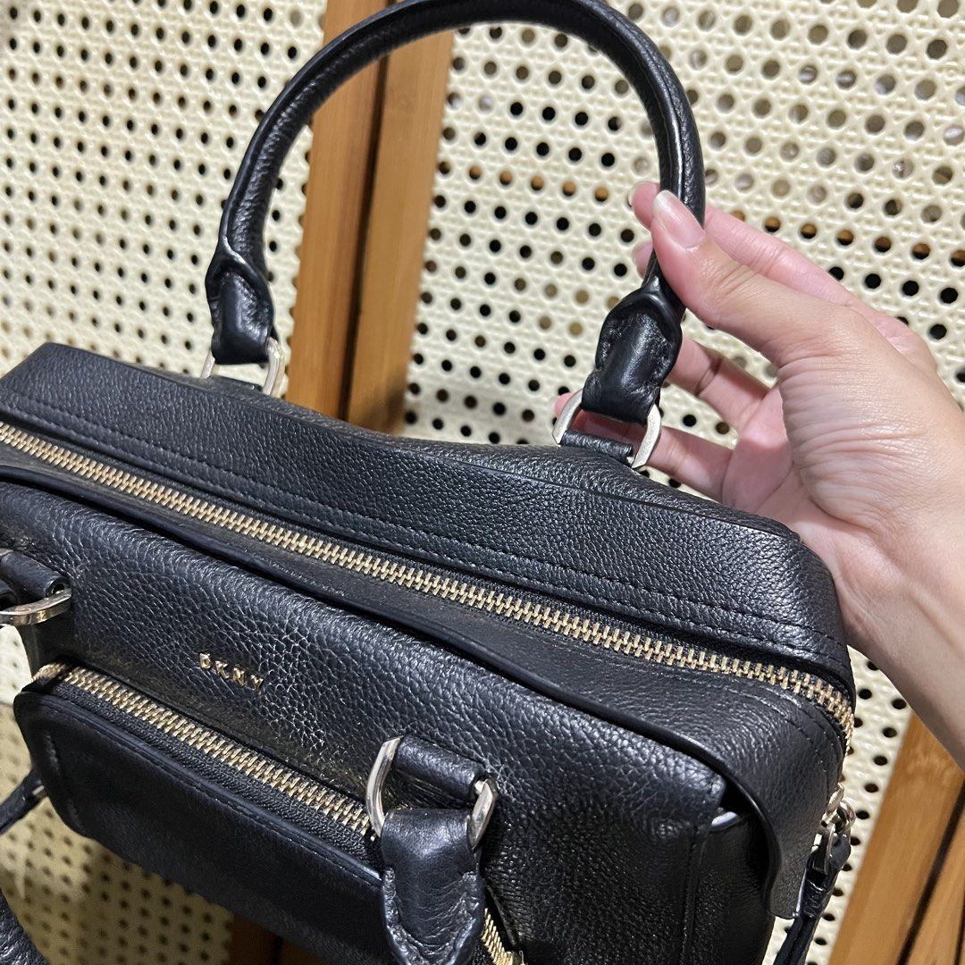 DKNY bag (Category: Cross-body Bags) located in Davao. Submitted by abby_a1 (Listing ID 1467288554, Image 3). Description: 💯 Original No strap.