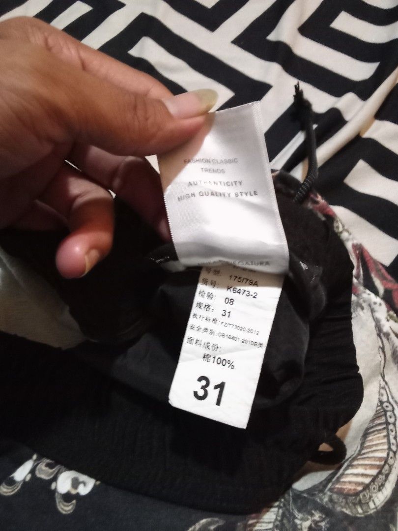 Dolce Gabbana (Category: Joggers) located in Manila. Submitted by tcbukay_zxc25 (Listing ID 1467170168, Image 3). Description: dolce Gabbana jogger stretchable waistline good condition.