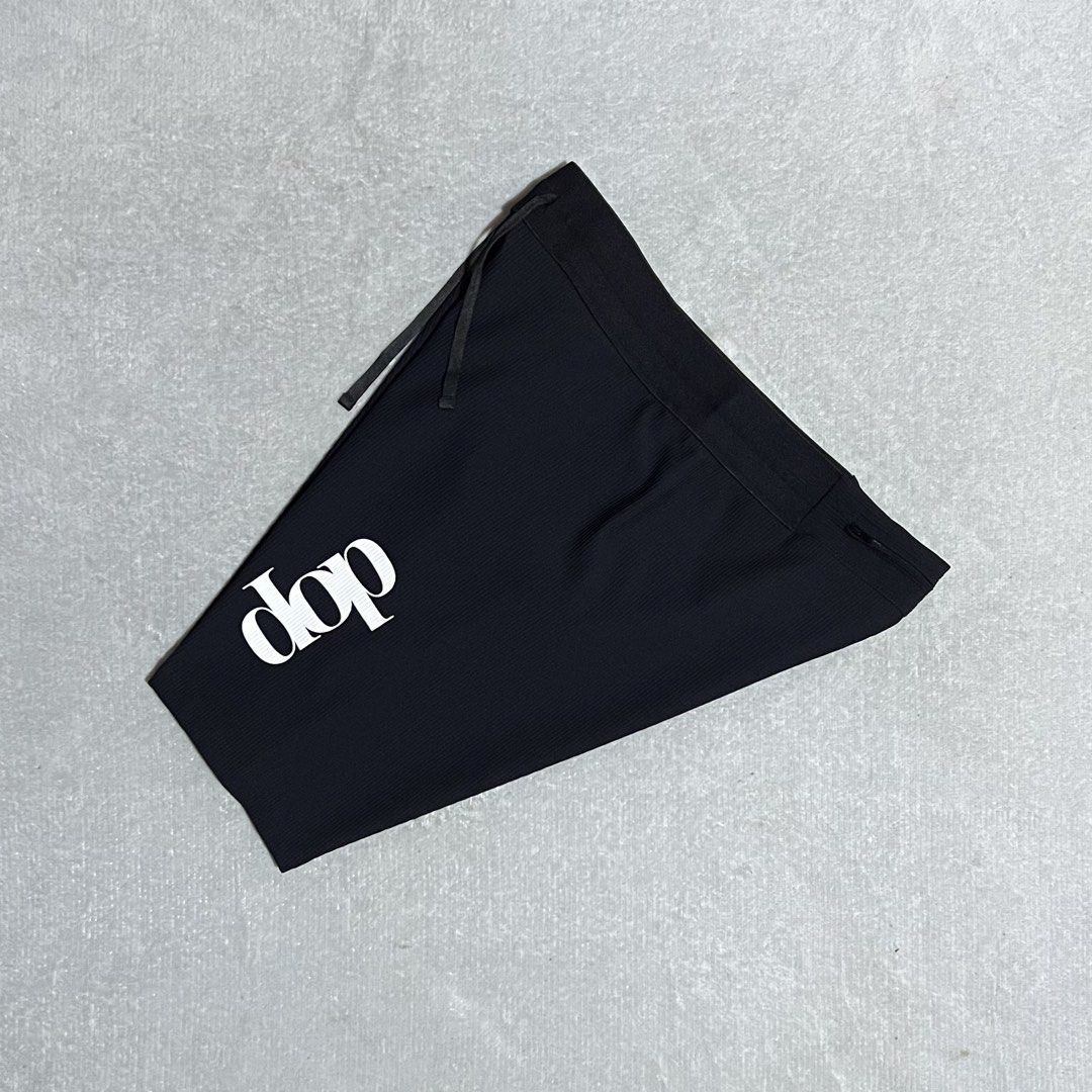 Dop mens performance tights 2.0 (Category: Activewear) located in Bacoor. Submitted by xaviergilan29 (Listing ID 1467322097, Image 2). Description: DOP mens performance tights 2.0 •Good as new •Has back pocket •No flaws •9.9/10 color rate •Medium Length: 17.