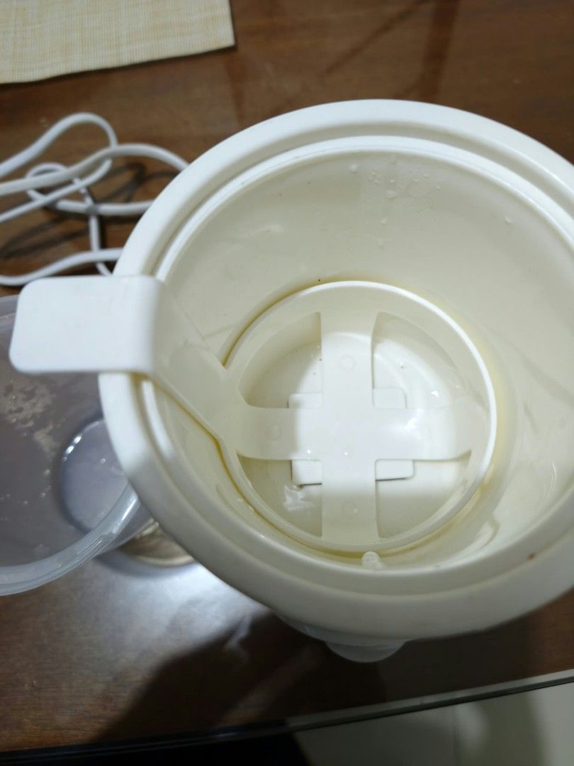 Dowell Baby Bottle Warmer (Category: Breastfeeding & Bottle Feeding) located in Quezon City. Submitted by erccasiple (Listing ID 1467320053, Image 3). Description: - Brand: Dowel - Color: White - Features adjustable temperature dial for precise warming - Includes clear plastic cover lid - Handy appliance for quick warming of milk and baby food - Standard power plug attached (PH plug) - Perfect and convenient essential for busy parents!.