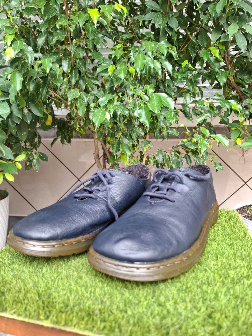 Dr. Martens Patricia II (Category: Boots) located in Tagum. Submitted by japjap1212 (Listing ID 1467207227, Image 3). Description: Dr. Martens Patricia II Material: soft fine-grained Virginia leather Sizes: US L 7 EU 38 UK 5 Meet up 📍711 GMall Tagum 🛳 Can Ship nation wide.