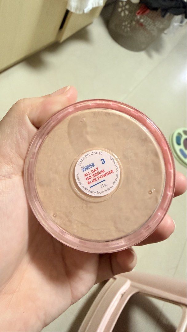Dr. Sensitive All Day No Sebum Blur Powder (Category: Makeup) located in Valenzuela. Submitted by jam0816 (Listing ID 1467354171, Image 2). Description: Shade: Nude Barely used. Not my shade..