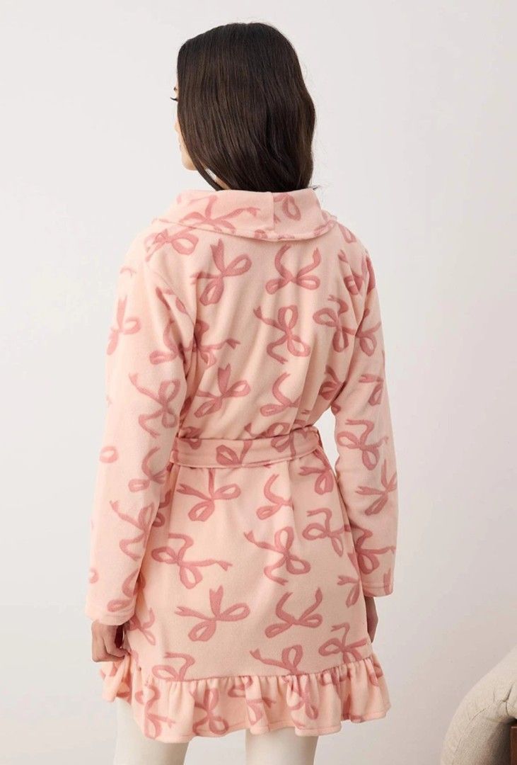 Dressing Gown (Category: Coats, Jackets and Outerwear) located in La Trinidad. Submitted by rn_ph2021 (Listing ID 1467170904, Image 3). Description: Bought from Zalora.