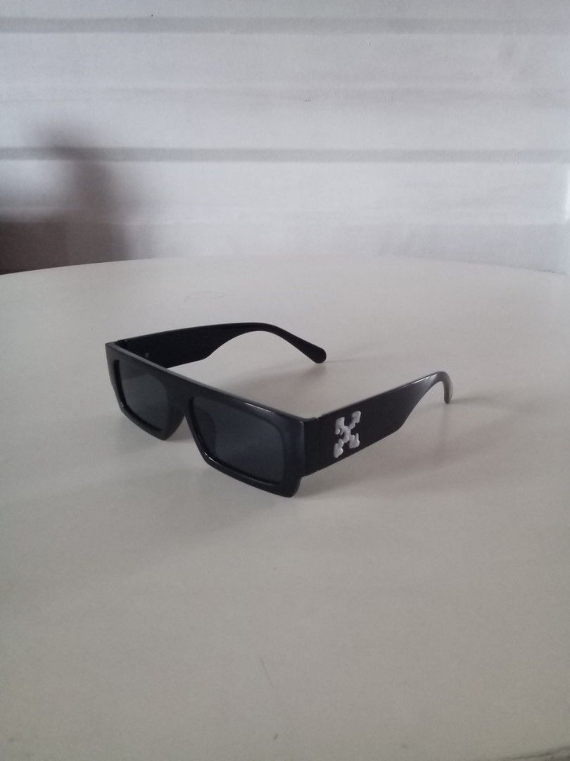 Eazy rectangle black sunglasses Off-White (Category: Sunglasses & Eyewear) located in Makati City. Submitted by pinkeealvarez (Listing ID 1467170334, Image 1). Description: .