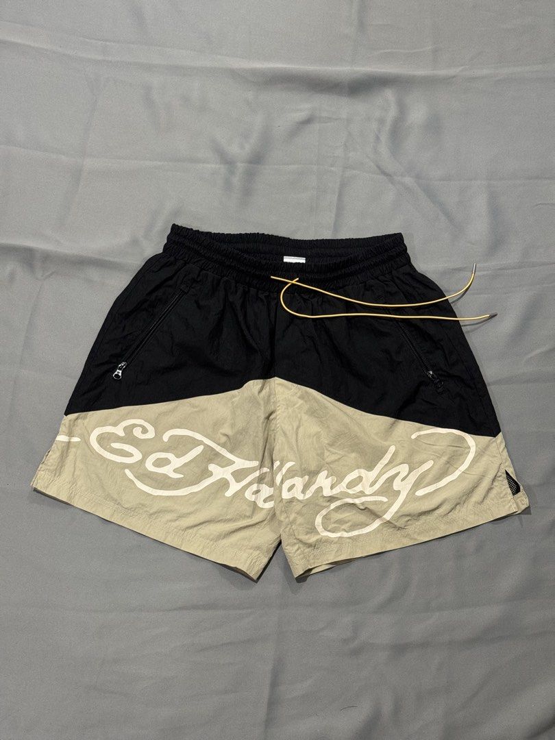 Ed hardy nylon short (Category: Shorts) located in Bacoor. Submitted by 999archives_ (Listing ID 1467341532, Image 1). Description: Ed hardy nylon shorts M-XL.