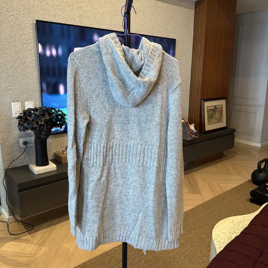 Eddie Bauer long hooded cardigan (Category: Coats, Jackets and Outerwear) located in Pasig City. Submitted by ynahperez (Listing ID 1467305587, Image 3). Description: .