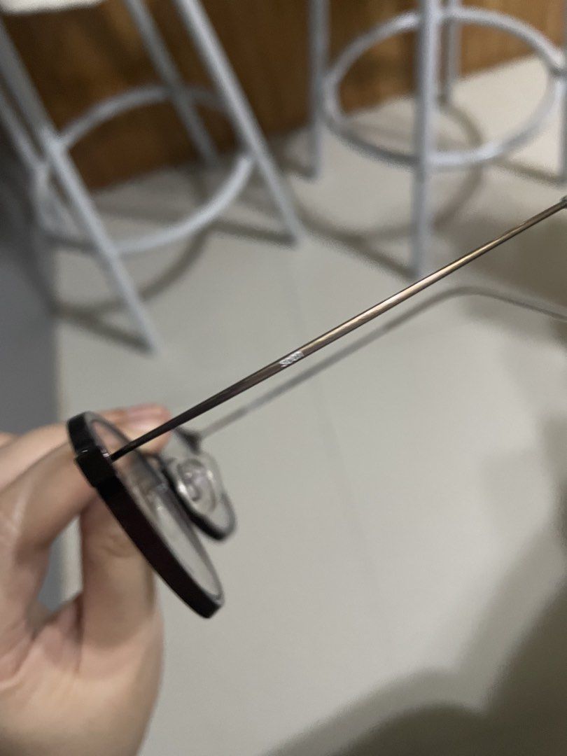 EO EYEGLASSES lightweight (Category: Sunglasses & Eyewear) located in Bocaue. Submitted by tweyntininee (Listing ID 1467285027, Image 3). Description: Super lightweight Frame only no lenses Brown color Used once di bagay sa face shape .