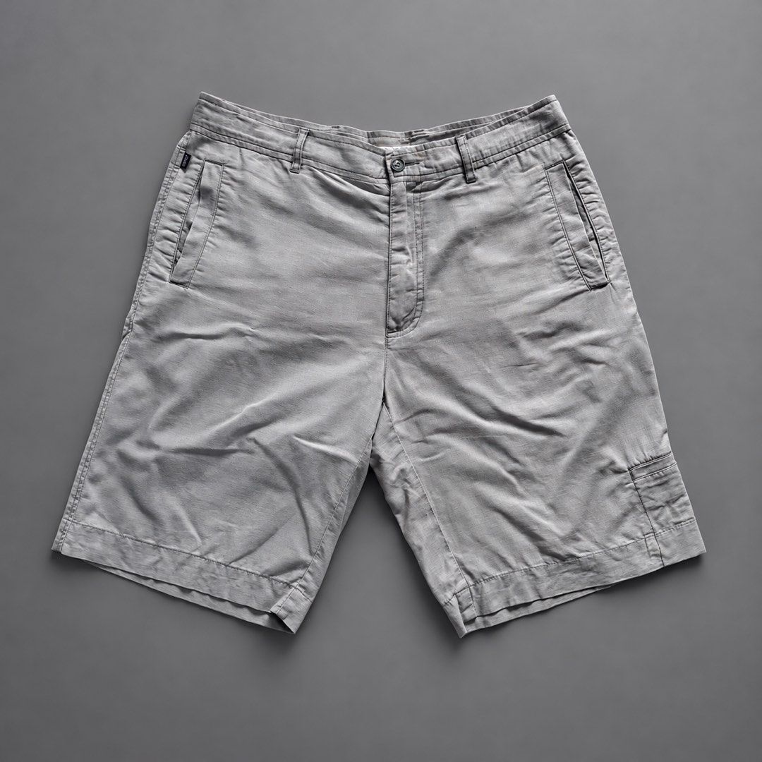 ESPRIT CHINO SHORTS (Category: Shorts) located in Taguig. Submitted by clarrk95 (Listing ID 1467326576, Image 1). Description: Esprit Chino Shorts Waist: 32inches Length: 20inches Leg Opening: 11inches PRICE: ₱350 ONLY! ✅ very good condition ✅ add shipping fee ✅ ignoring LP inquiry Shipping: Lalamove | J&T | LBC Location: Taguig📍 Payment: Gcash | Bank | Cash FB: THRFT IG: thrft_25 DM for more detailed pics.📩.