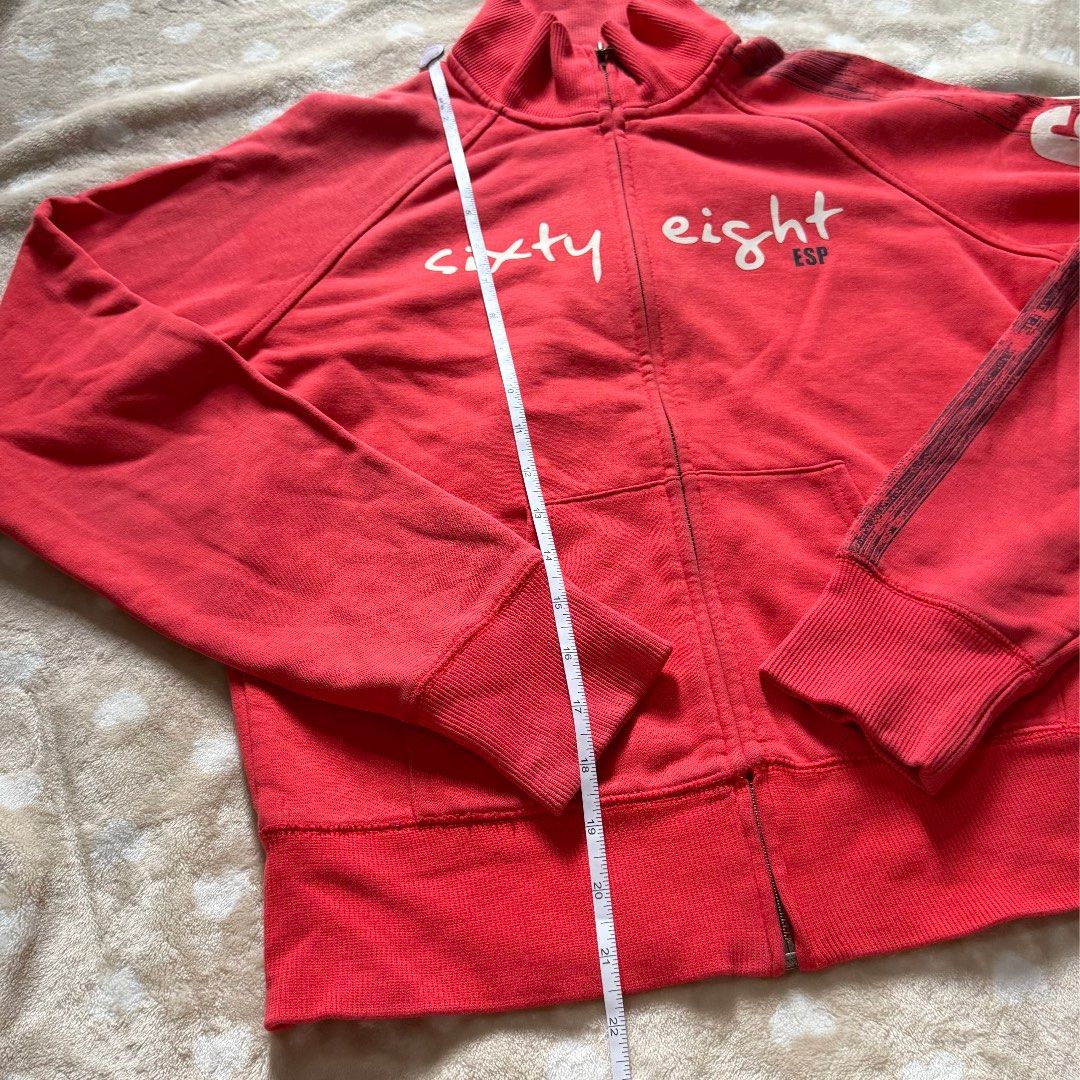 Esprit Sports (Category: Coats, Jackets and Outerwear) located in Manila. Submitted by shefindshope (Listing ID 1467234295, Image 2). Description: Large on tag. Perfect din siya sa XS for a bit of baggy fit.