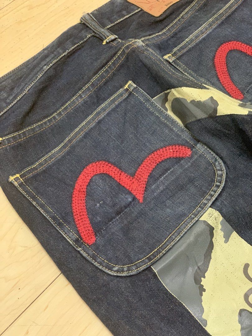 EVISU CAMO DAICOCK PANTS (Category: Jeans) located in Manila. Submitted by scarlett_hope (Listing ID 1467350717, Image 3). Description: SIZE: 28 LENGTH: 40.5 LEG OPEN: 7.5 CONDITION: EXCELLENT .