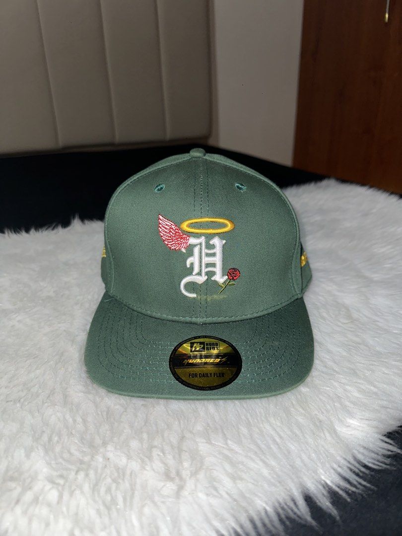 excellent condition. this is the first release version (Category: Caps & Hats) located in Cainta. Submitted by sati_vaaa (Listing ID 1467344783, Image 1). Description: good as new/unused. excellent condition. .