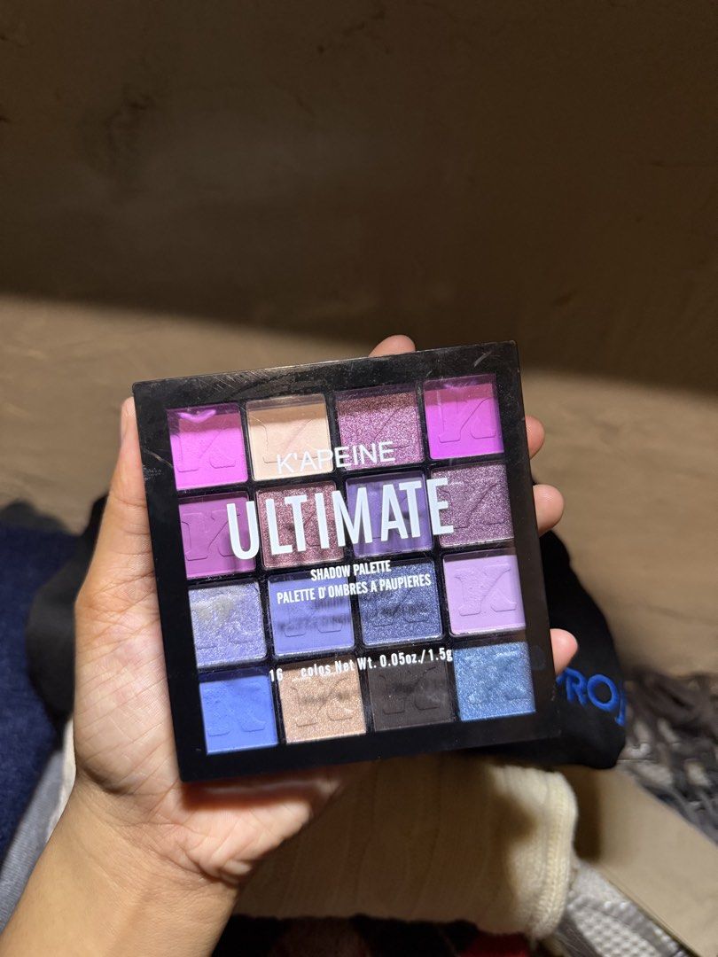Eyeshadow palette (Category: Makeup) located in Tarlac. Submitted by el401_ (Listing ID 1467361440, Image 1). Description: .