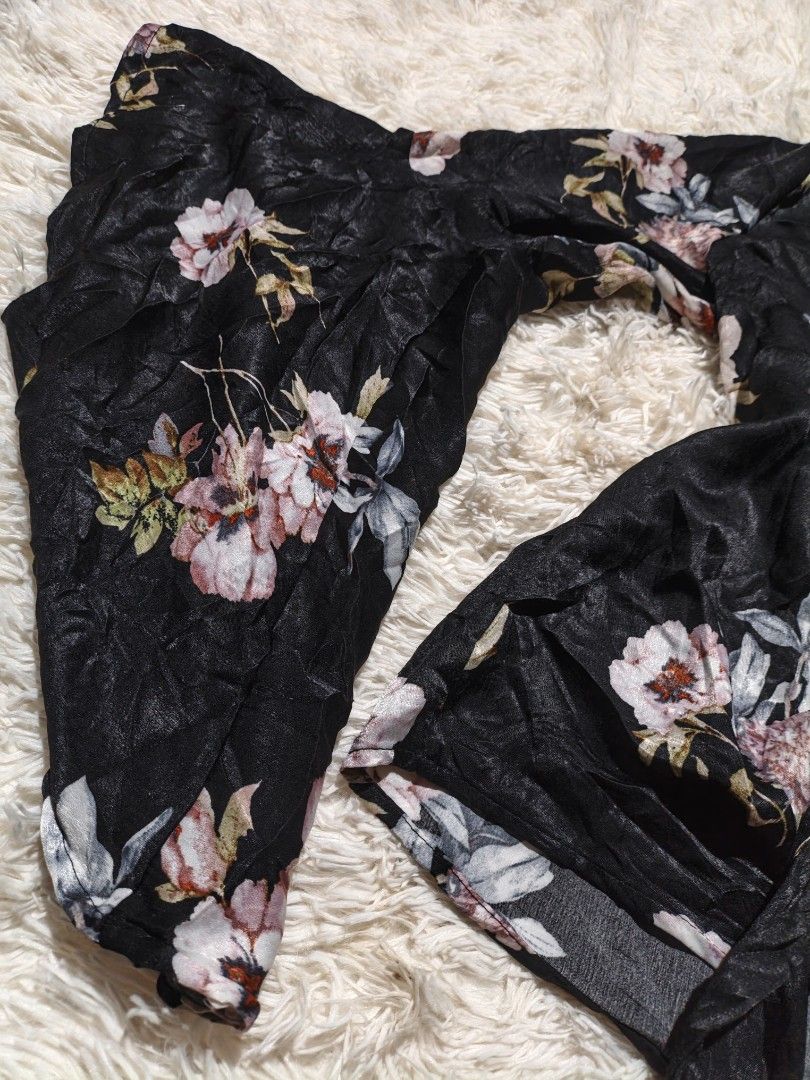 Fairy core Floral Flared Long sleeve (Category: Longsleeves) located in Minglanilla. Submitted by out.thrift (Listing ID 1467326645, Image 3). Description: 🦋 FAIRY CORE FLORAL FLARED LONG SLEEVE 📌 EXCELLENT CONDITION 📌SIZE M 📌 COMPLETE TAGS 📍CEBU 📦SHIP VIA J&T 👤 CHECK OUT THRIFT FOR LEGITIMACY AND PERMANENT VOUCH ❗PLS MANAGE YOUR EXPECTATIONS SINCE THE ITEM IS THRIFTED.