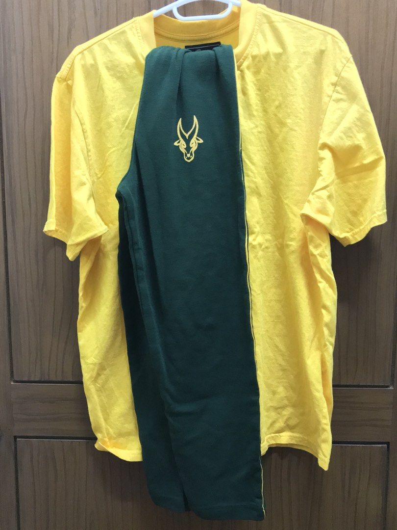 FEU TECH PE PANTS (Category: Joggers) located in Manila. Submitted by liveshark-f0a4 (Listing ID 1467252967, Image 1). Description: FEU TECH dark green track pants set featuring a matching animal logo. Made of comfortable cotton, perfect for daily wear or sports. Standard fit and easy to wear together or separately..