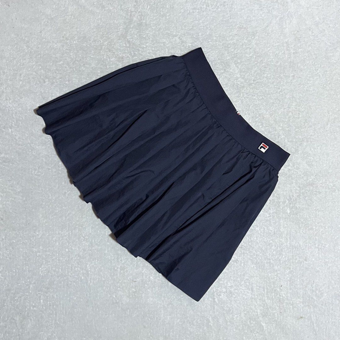 Fila 2in1 Skort (Category: Activewear) located in Bacoor. Submitted by xaviergilan29 (Listing ID 1467316574, Image 2). Description: Fila 2in1 skort •Good as new •Very lightweight, has inner cycling •No flaws •9.9/10 color rate •small Length: 15 •590PHP.
