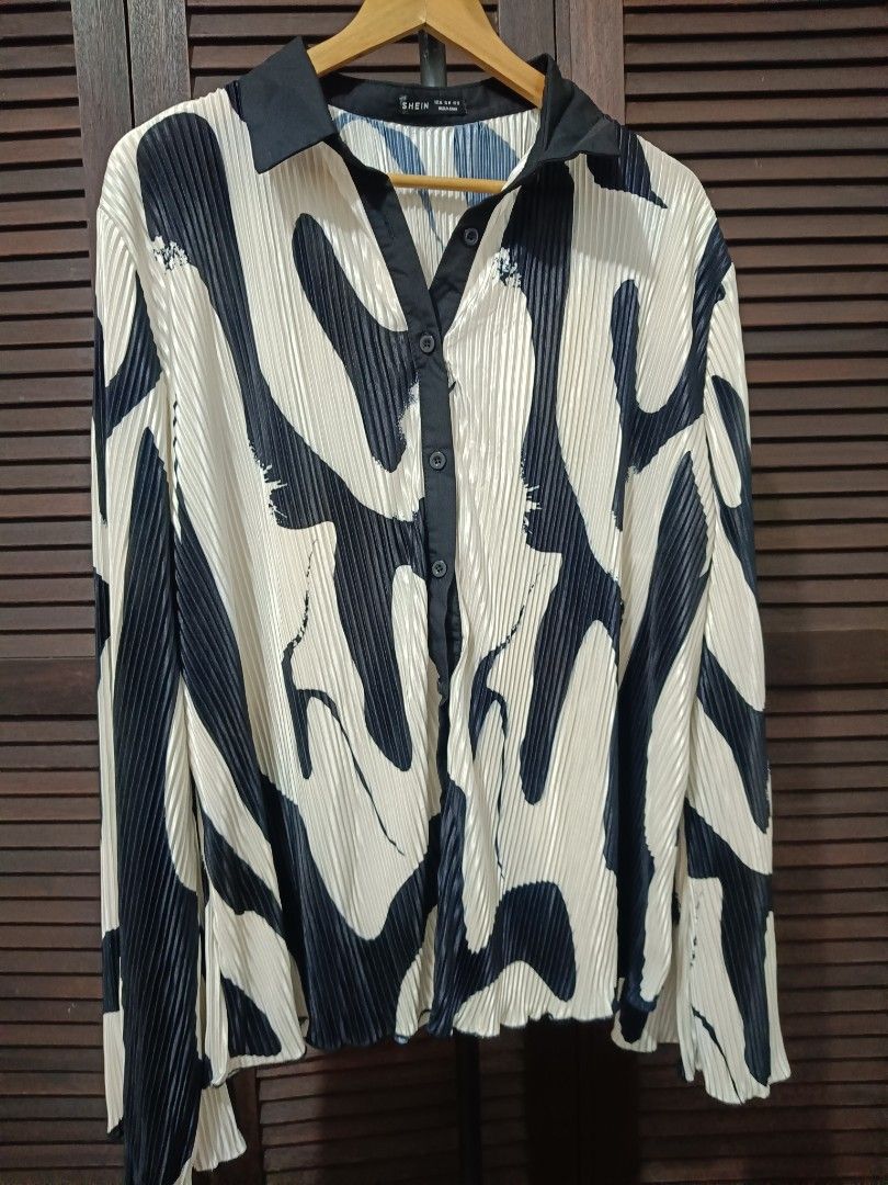Fleeted Longsleeves (Category: Dresses) located in Manila. Submitted by byjrb (Listing ID 1467358993, Image 1). Description: 🛍️ Brand-new items from SHEIN, Emery Rose, Zaful & more! Size : Xl can be worn as sleepwear or partnered with denim sarap sa katawan. bagsak tela 📦 Shipping: LBC / J&T / Lalamove 💸 MOP: GCash / BPI only DM for inquiries! 💌.