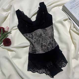 (Category: ) located in . Submitted by closetklo (Listing ID 1467308983, Image 1). Description: .