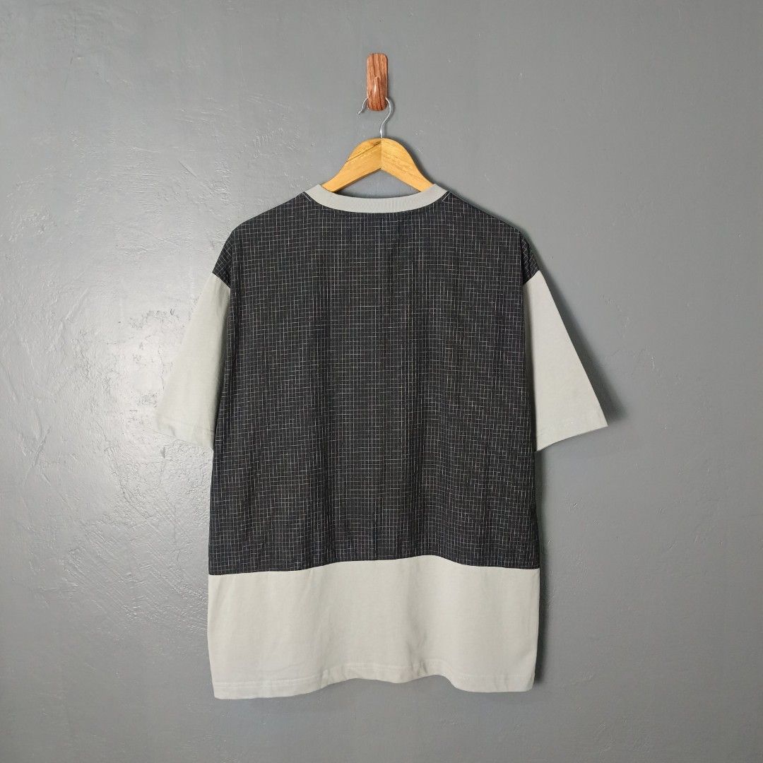 For Men - Catalog (Category: Tshirts & Polo Shirts ) located in Bacolod City. Submitted by drop.ph (Listing ID 1467270488, Image 3). Description: Catalog Authentic *Oversized *Size M fits L - 23x28 *Excellent cloth *Small ink stain *Price: 680php *Add SF if outside Bacolod City .