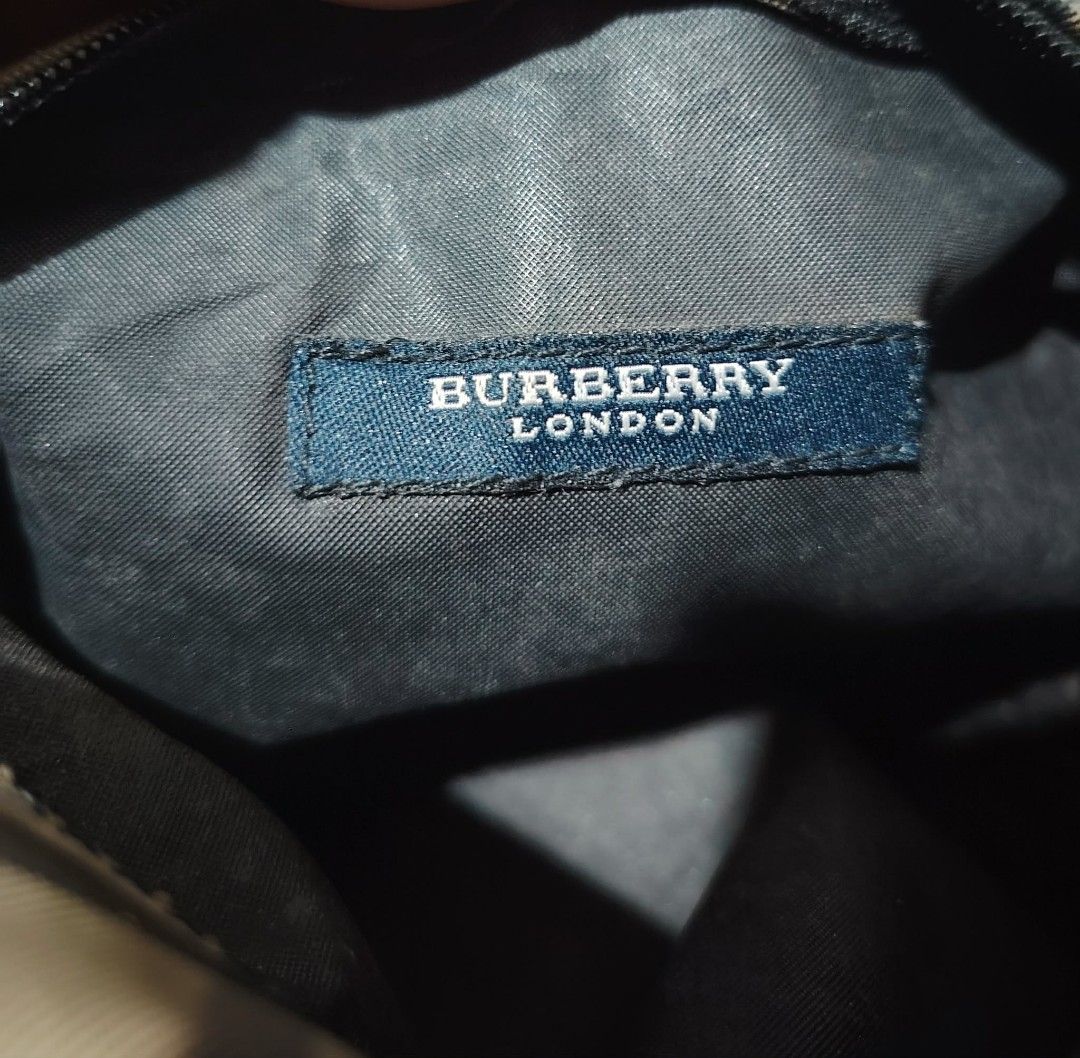 Fore sale (Category: Luxury Bags & Wallets) located in Manila. Submitted by grandbird.924227 (Listing ID 1467293667, Image 2). Description: Burberry Authentic Vintage.