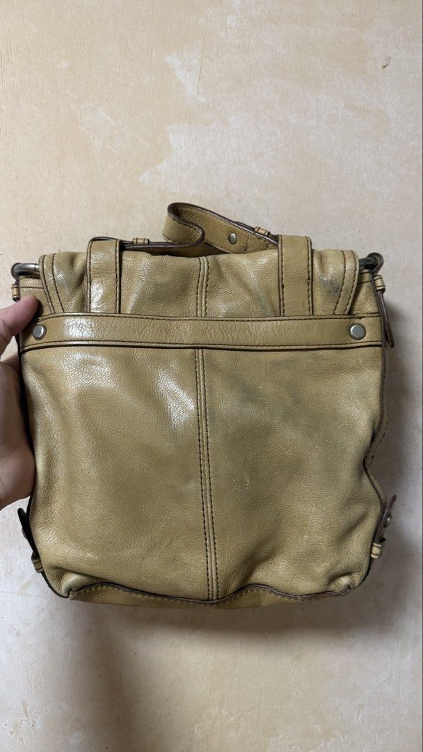 Fossil bag for men (Category: Sling Bags) located in Calamba. Submitted by ashvault (Listing ID 1467191702, Image 2). Description: .