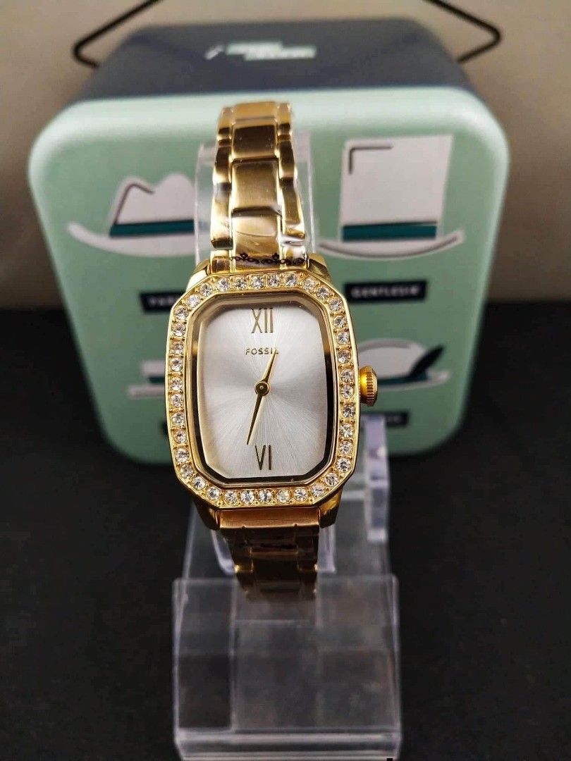Fossil Raquel Octagon Crystal (Category: Luxury Watches) located in Manila. Submitted by garmentsreseller (Listing ID 1467182056, Image 2). Description: Fossil Inspired - Raquel Octagon Crystal | Quartz Movement FOR WOMEN Elevate Your Wrist Game. ⌚️ The perfect blend of luxury look and everyday sparkle. Designed FOR WOMEN who love classy and elegant timepieces. Inspired by the iconic Fossil Raquel design, built for timeless elegance. ✨ WHY YOU’LL