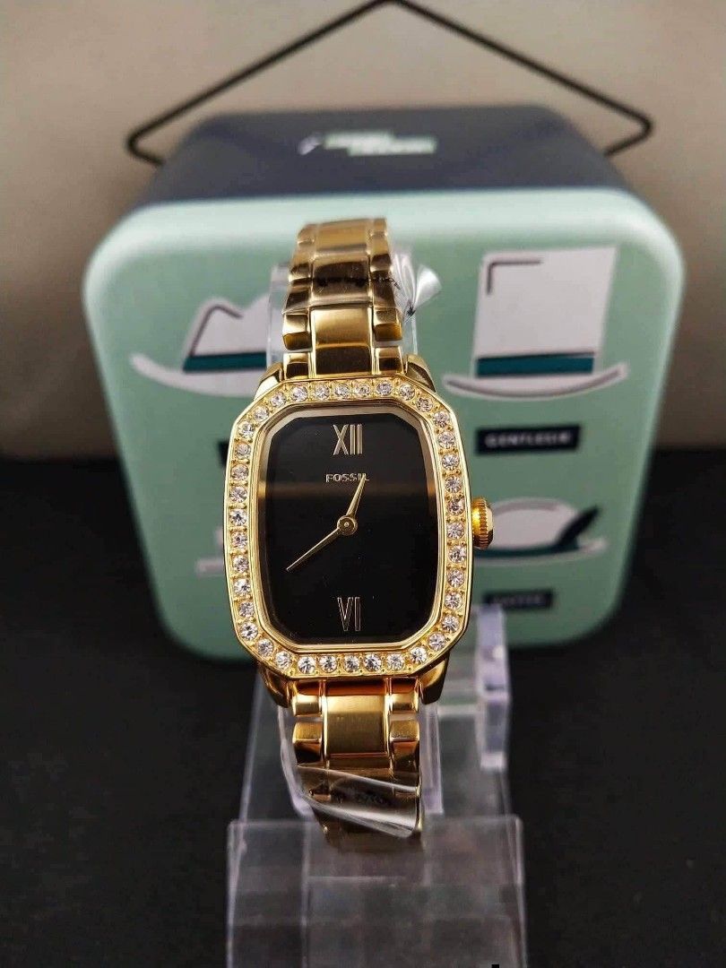 Fossil Raquel Octagon Crystal (Category: Luxury Watches) located in Manila. Submitted by garmentsreseller (Listing ID 1467182056, Image 1). Description: Fossil Inspired - Raquel Octagon Crystal | Quartz Movement FOR WOMEN Elevate Your Wrist Game. ⌚️ The perfect blend of luxury look and everyday sparkle. Designed FOR WOMEN who love classy and elegant timepieces. Inspired by the iconic Fossil Raquel design, built for timeless elegance. ✨ WHY YOU’LL