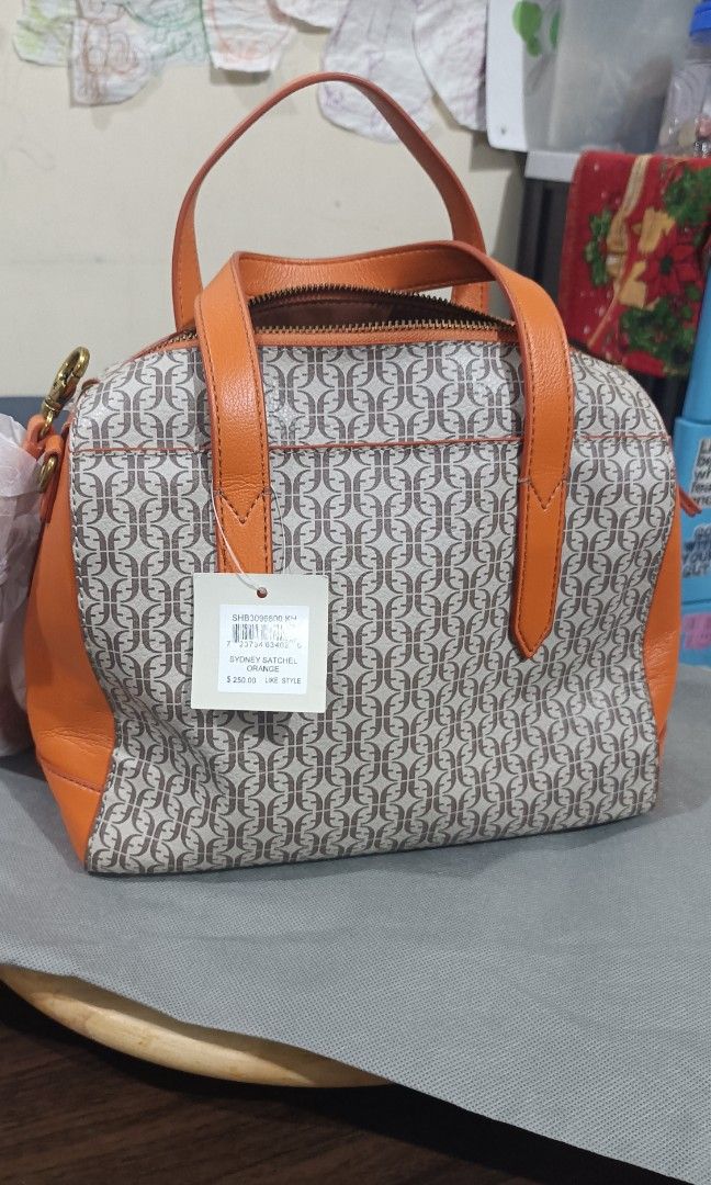 Fossil Sidney Satchel (Category: Shoulder Bags) located in Pasig City. Submitted by lala_alday (Listing ID 1467198634, Image 3). Description: Fossil Satchel Sidney Storebought US Just arrived Brandnew with Tag RFS: want bigger bag.