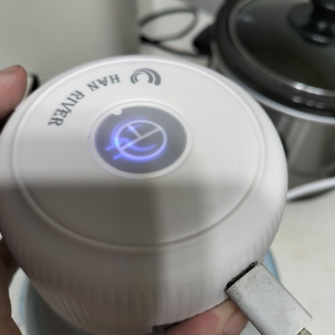 Free defective rechargeable Chopper 250ml (Category: Juicers, Blenders & Grinders) located in Paranaque City. Submitted by decluttering-all (Listing ID 1467170478, Image 2). Description: - Brand: Han River - Capacity: 250ml - Power: 30W, USB rechargeable - Condition: Complete with original box, USB charging cable, and instruction manual - Features: Super compact, easy to store, and perfect for chopping garlic, onions, and small prep tasks recentl