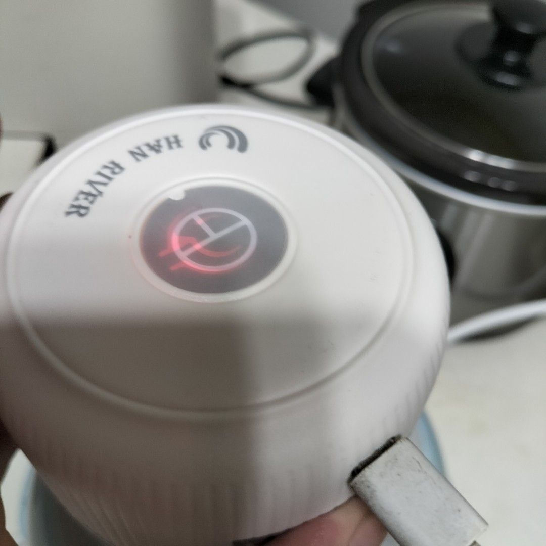 Free defective rechargeable Chopper 250ml (Category: Juicers, Blenders & Grinders) located in Paranaque City. Submitted by decluttering-all (Listing ID 1467170478, Image 1). Description: - Brand: Han River - Capacity: 250ml - Power: 30W, USB rechargeable - Condition: Complete with original box, USB charging cable, and instruction manual - Features: Super compact, easy to store, and perfect for chopping garlic, onions, and small prep tasks recentl