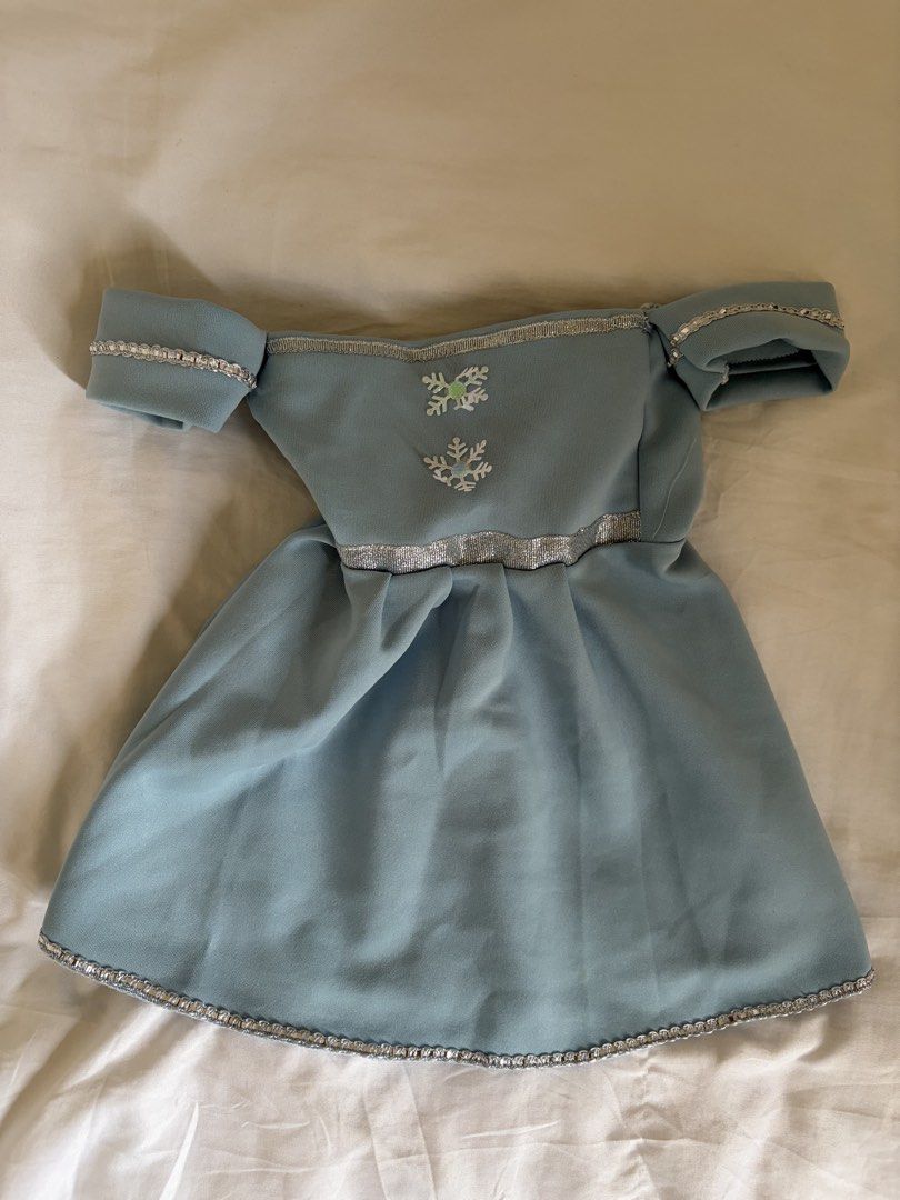 Frozen Elsa Costume (Category: Babies & Kids Fashion) located in Binan City. Submitted by hya.perez (Listing ID 1467189162, Image 1). Description: Used only once. Headband included. Size: 0-6 months.
