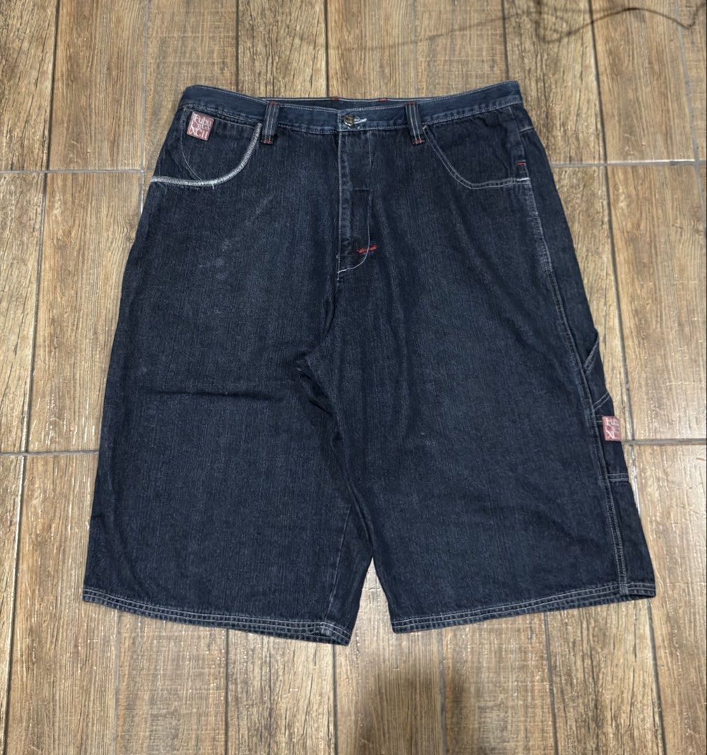 FUBU CARPERNTER LONG JORTS (Category: Shorts) located in Manila. Submitted by urban.vintage (Listing ID 1467325518, Image 1). Description: ISSUE: NONE (NEED WASH) MOP :GCASH (NO COD) SHIP VIA: LALAMOVE & J&T LOCATION: PASIG CITY LENGTH: 29 HEM : 13 WIDTH : 38-40.