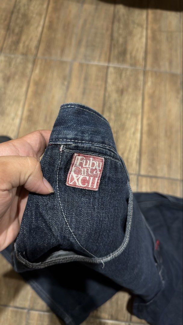 FUBU LONG JORTS (Category: Shorts) located in Manila. Submitted by urban-vintage_2 (Listing ID 1467330303, Image 2). Description: ISSUE: NONE (NEED WASH) MOP :GCASH (NO COD) SHIP VIA: LALAMOVE & J&T LOCATION: PASIG CITY LENGTH: 29 HEM : 13 WIDTH : 38-40.