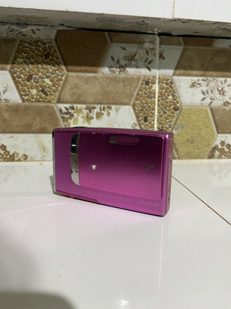 Fujifilm z digital camera (Category: Cameras) located in Paranaque City. Submitted by lansii (Listing ID 1467309527, Image 1). Description: With battery and sd card No functional issues, may chip lang sa paint sa cosmetics Sample pictures are raw shots from the cam.