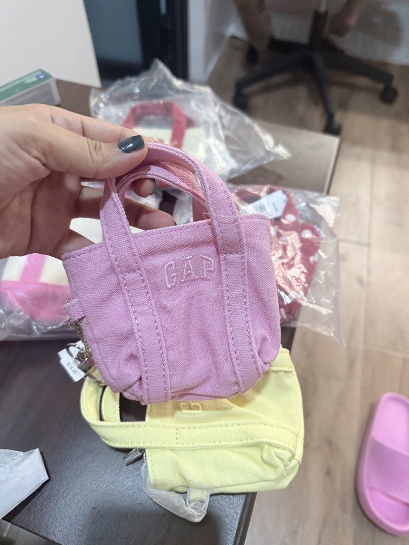 Gap mini tote bag charm (Category: Purses & Pouches) located in Quezon City. Submitted by joyandjoy (Listing ID 1467322133, Image 2). Description: .
