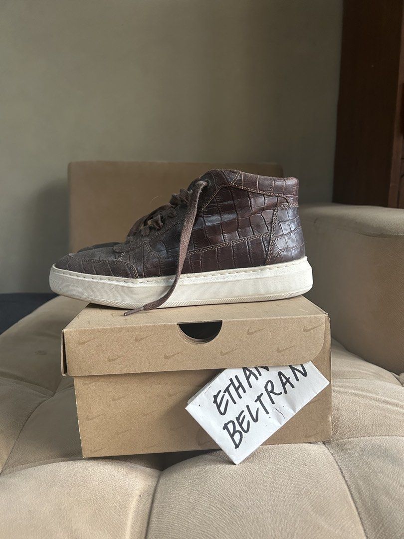 Geox Deiven D Leather Sneaker (Category: Sneakers) located in Pasig City. Submitted by ethanlucass (Listing ID 1467183124, Image 1). Description: WTS U Deiven D Mens Brown Leather Lace Up Shoes Issues: Rep box, natambak lang. Can clean throughly before shipping Used 1 time - 10/10 condition! RFS: Decluttering Size 9 ₱2,000 DM me! 📲.