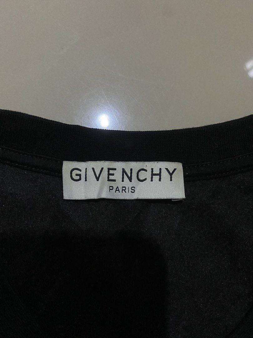 Givenchy Distressed t shirt (Category: Coats, Jackets and Outerwear) located in Nagcarlan. Submitted by nsh.c (Listing ID 1467249295, Image 3). Description: Excellent condition Cr:9.8/10 Dimes:30X23.5 Ganda neto sa perasonal.