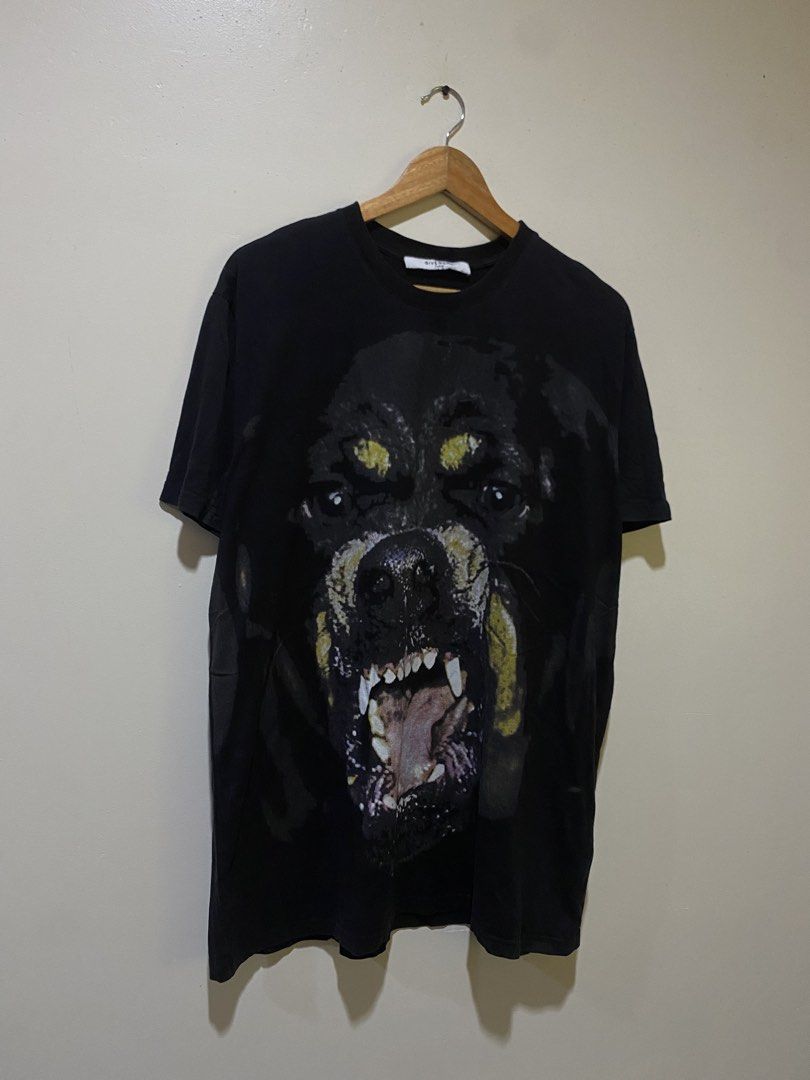 Givenchy Rottweiler t shirt (Category: Coats, Jackets and Outerwear) located in Nagcarlan. Submitted by nsh.c (Listing ID 1467249734, Image 1). Description: Excellent condition Cr:9.8/10 Dimes:30X23 No issue Ganda neto sa personal .