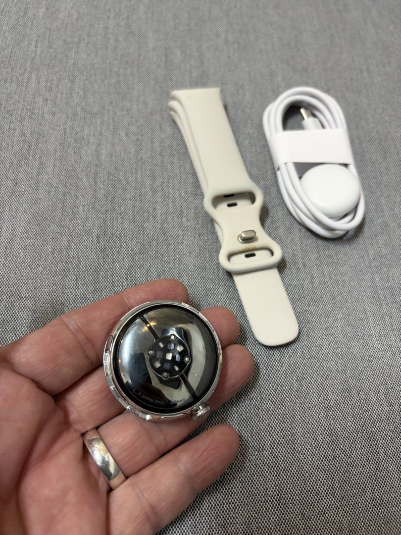 Google pixel watch 2 (Category: Wearables & Smart Watches) located in San Juan City. Submitted by jaydelatorre27 (Listing ID 1467361591, Image 2). Description: ⌚ FOR SALE: GOOGLE PIXEL WATCH 2 💰 Price: ₱4,800 Selling my Google Pixel Watch 2 ✅ No issues — all functions working properly ✅ Well-maintained and taken care of ✅ Smooth performance ✅ Ready to use 📦 Inclusions: Watch, strap and charger 💵 Price: ₱4,800 📍 Location: san juan city 🤝 Meet