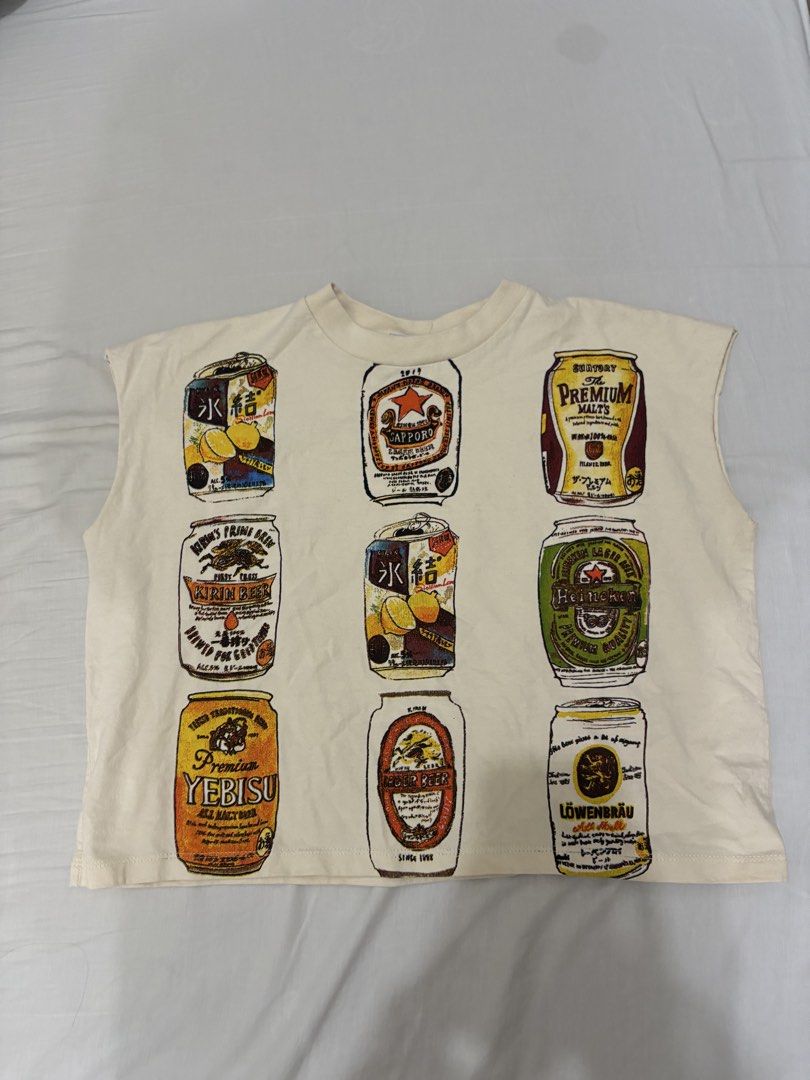 Graphic boxy tee (Category: Shirts) located in Mandaluyong City. Submitted by beas_closet (Listing ID 1467320895, Image 1). Description: Bought in bkk Boxy fit Laid flat- 21in .