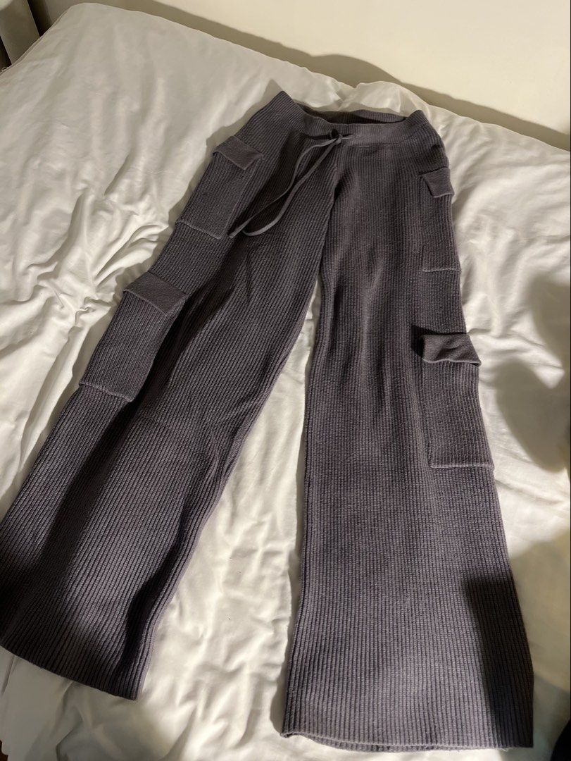Gray Knitted Cargo Pants (Category: Other Bottoms) located in Manila. Submitted by xxx0727 (Listing ID 1467346281, Image 2). Description: - Stretchable material - Small to Extra large size - From US .