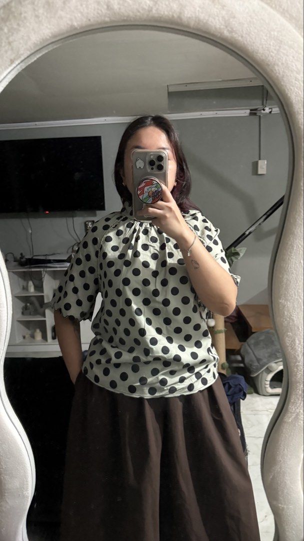 Green Mock Neck Polka Top (Category: Blouses) located in Quezon City. Submitted by dinesaur (Listing ID 1467295463, Image 3). Description: .