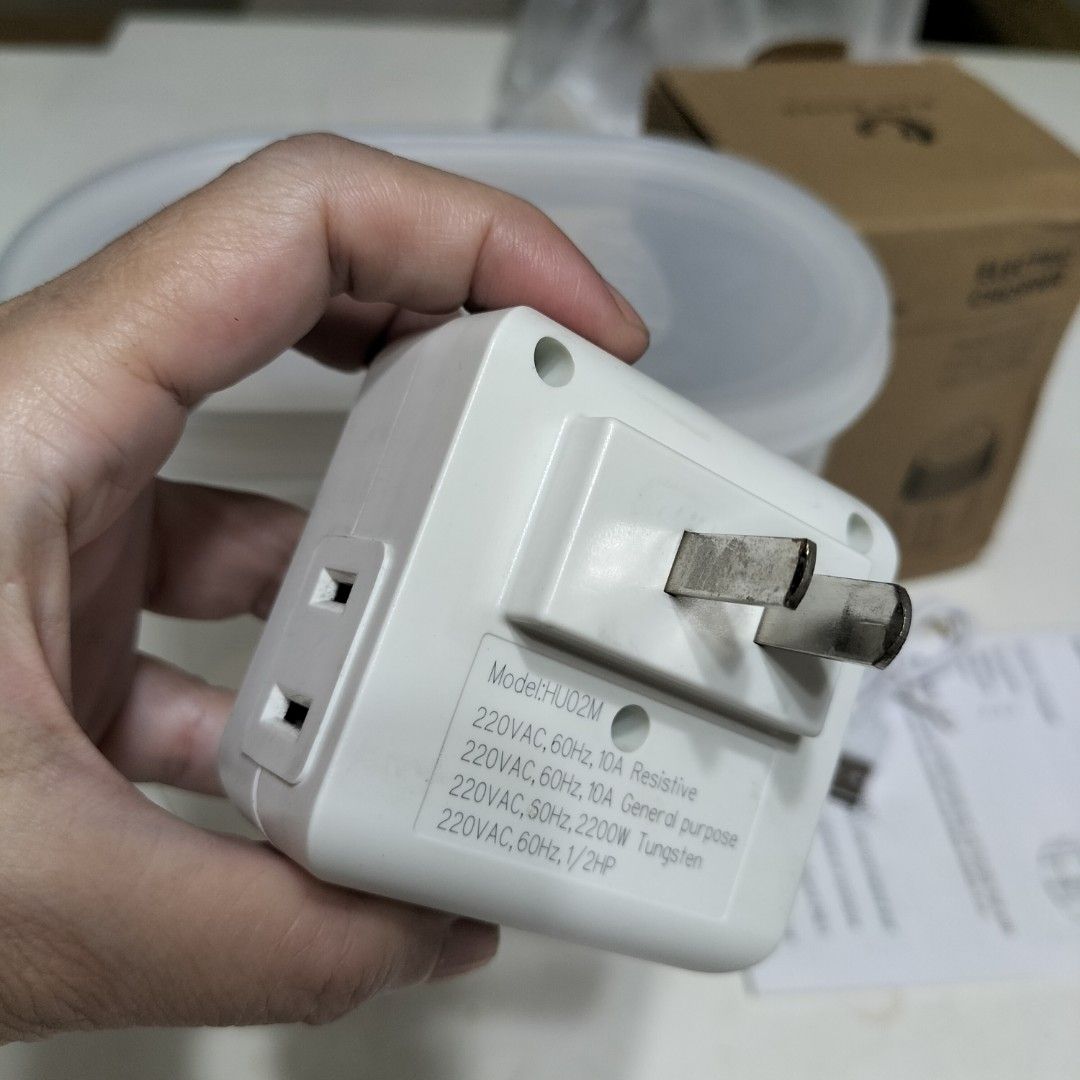 Greenlight Grow Lights Mechanical Timer Model HU02M (Category: Clocks) located in Paranaque City. Submitted by decluttering-all (Listing ID 1467173073, Image 3). Description: - Brand: Greenlight - Model: HU02M Mechanical Timer Plug - Specs: 220VAC, 60Hz, 10A rating - Features: 24-hour dial schedule for easy automation, standard two-prong plug, and convenient side outlet - Inclusions: Original box and instruction manual - Condition: Excellent, rea