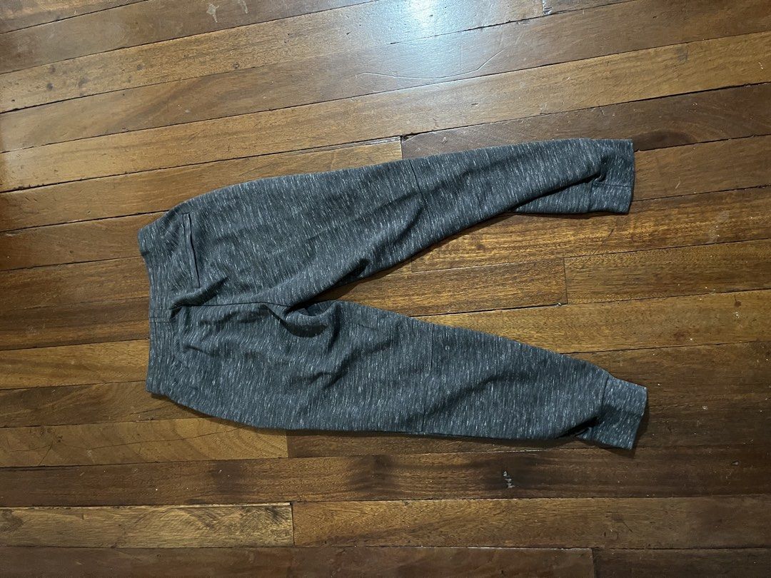 Grey Marled Sweatpants With Zipper Pockets (Category: Joggers) located in Quezon City. Submitted by silverriver_3cf939 (Listing ID 1467230053, Image 2). Description: - Color: Grey marled with a stylish heathered texture - Pockets: Two secure zipped front pockets for your essentials - Comfort: Soft, breathable fabric ideal for lazy days or workouts - Fit: Comfortable elastic waistband and classic ribbed ankle cuffs.