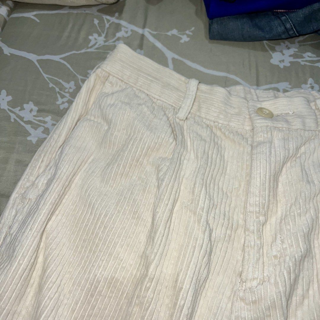GU Corduroy Off White Pants (Category: Jeans) located in Marikina City. Submitted by prelovedbydee. (Listing ID 1467350977, Image 2). Description: - waistband: adjustable internal drawstring plus belt loops - size: can fit s-m (estimation only) - 100% cotton can negotiate ☺️.