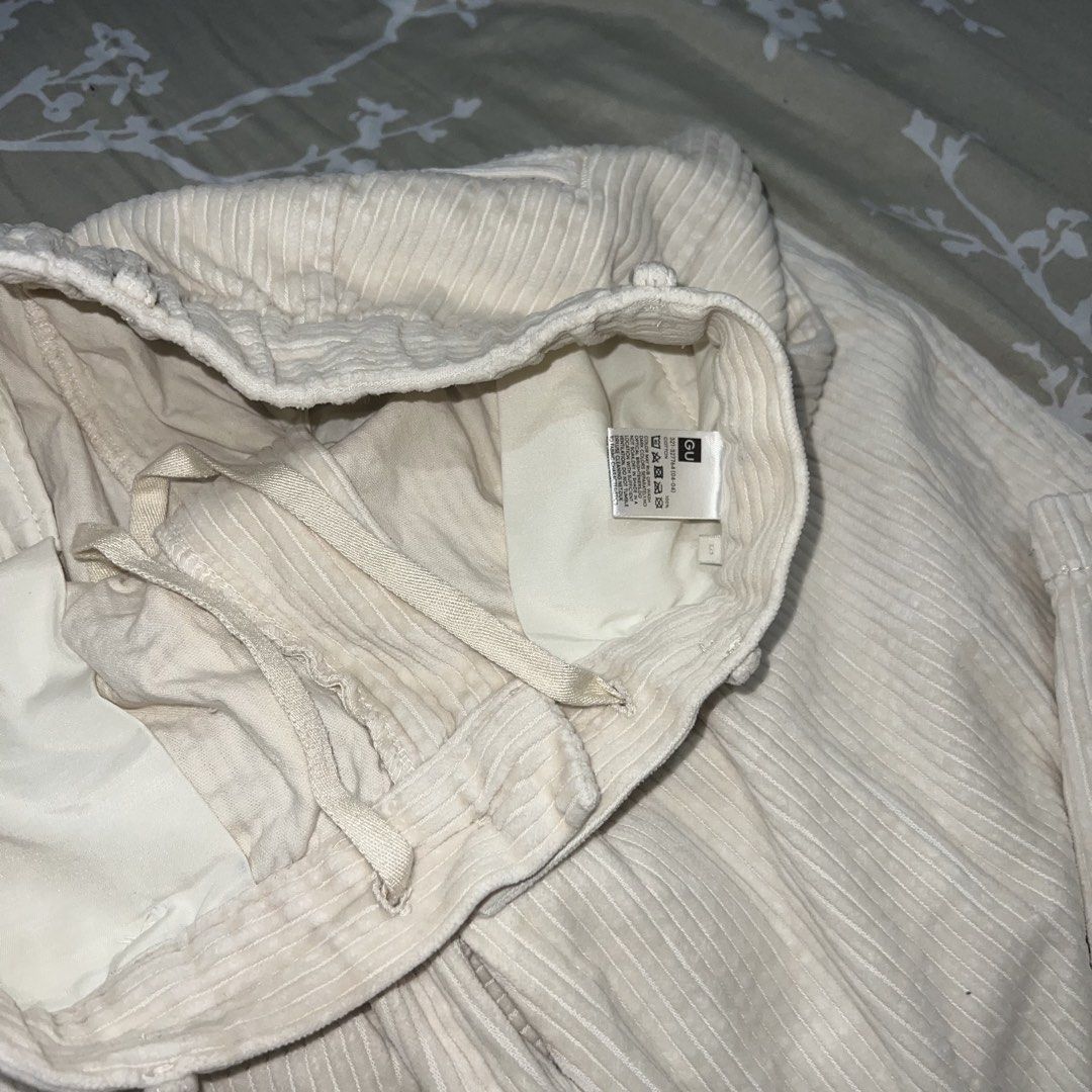 GU Corduroy Off White Pants (Category: Jeans) located in Marikina City. Submitted by prelovedbydee. (Listing ID 1467350977, Image 3). Description: - waistband: adjustable internal drawstring plus belt loops - size: can fit s-m (estimation only) - 100% cotton can negotiate ☺️.