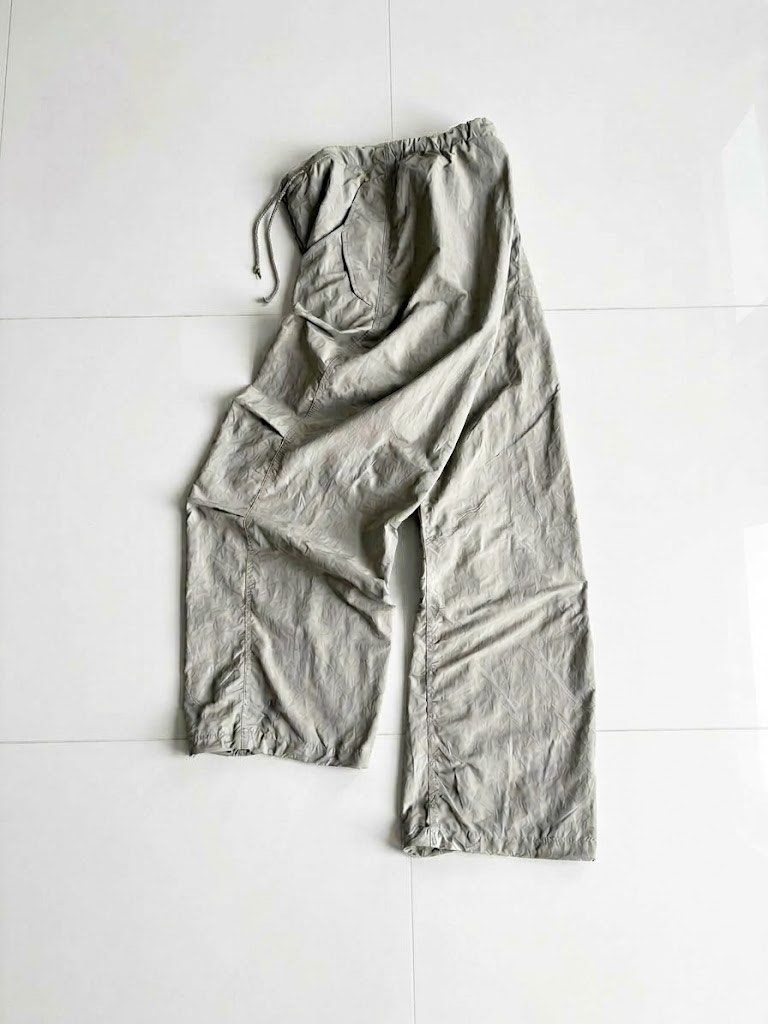 GU Gray Parachute Pants (Category: Activewear) located in Bacolod City. Submitted by brianmadur84350 (Listing ID 1467291049, Image 3). Description: GU Gray Parachute Pants 🪂 “30-32 Waistline “39 Length “10.5 Hem (Adjustable) “Size S on tag “As new condition “No issues Negros Occidental Location 📍 Shipping Nationwide 📦.