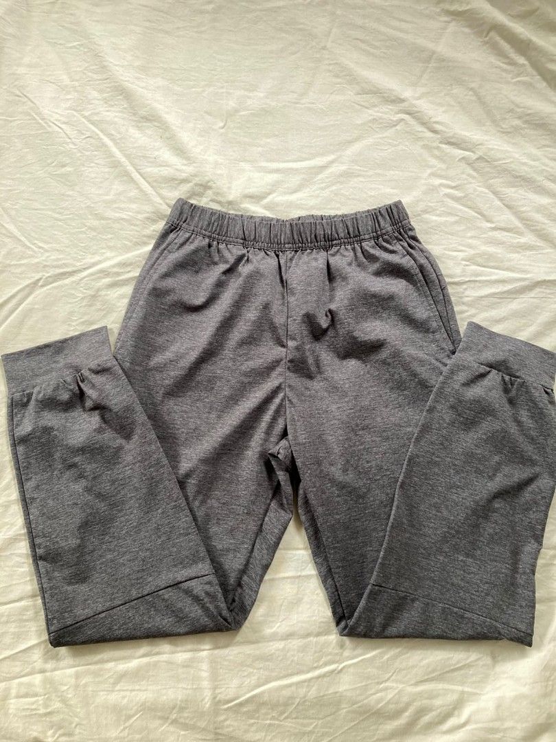 GU Jogger Pants (Category: Babies & Kids Fashion) located in Valenzuela. Submitted by famsbest (Listing ID 1467205605, Image 3). Description: - GU Gray Jogger Pants - Size: 150 - Color: Gray - With elastic waistband with adjustable inner drawstring, two side pockets - Brand new without tag; never used.